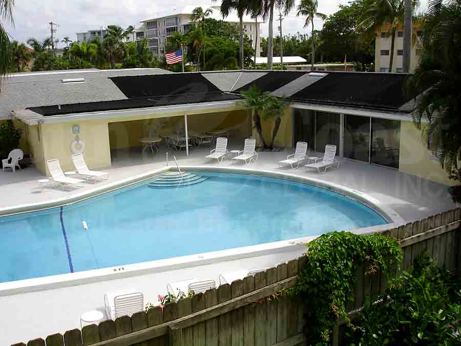 Bahama Club Community Pool